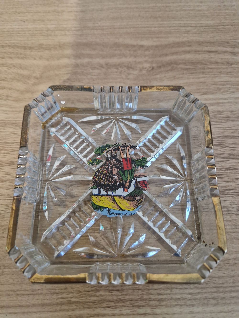 Lot 203: Vintage ash tray