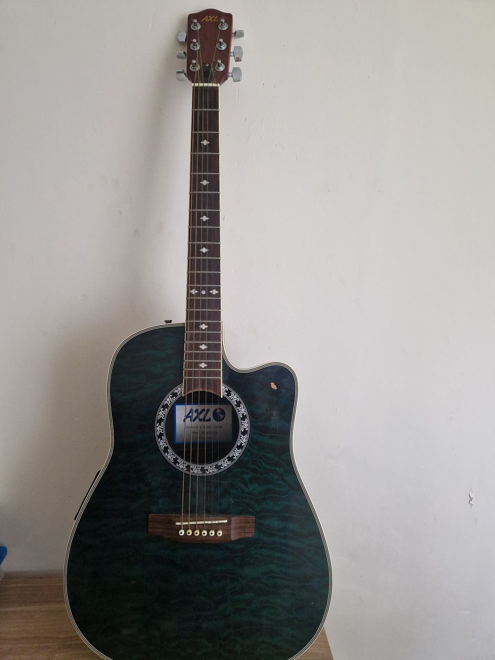 Lot 212: Guitar in case