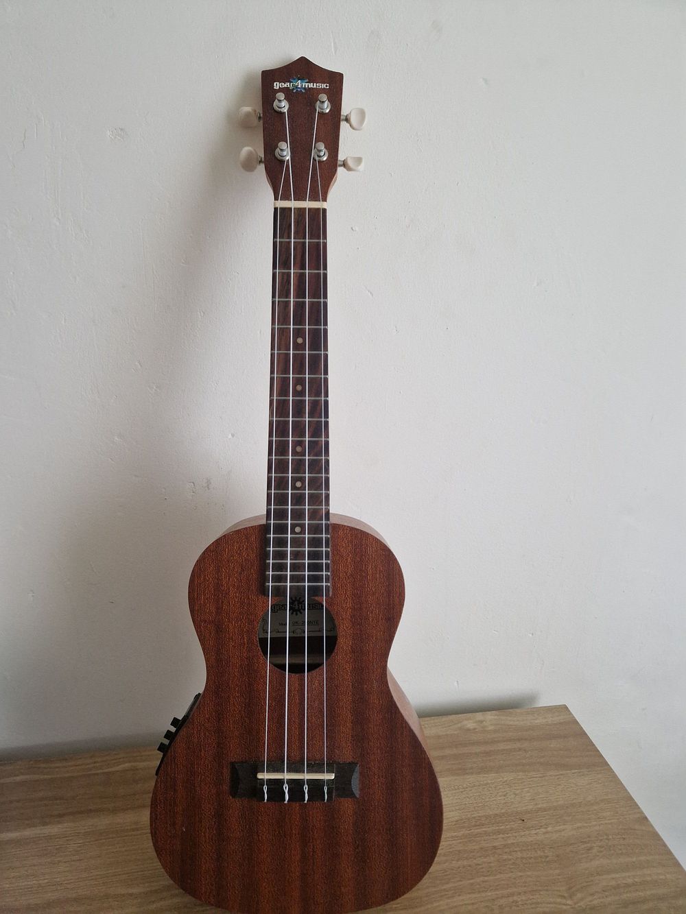 Lot 216: Ukulele music instrument