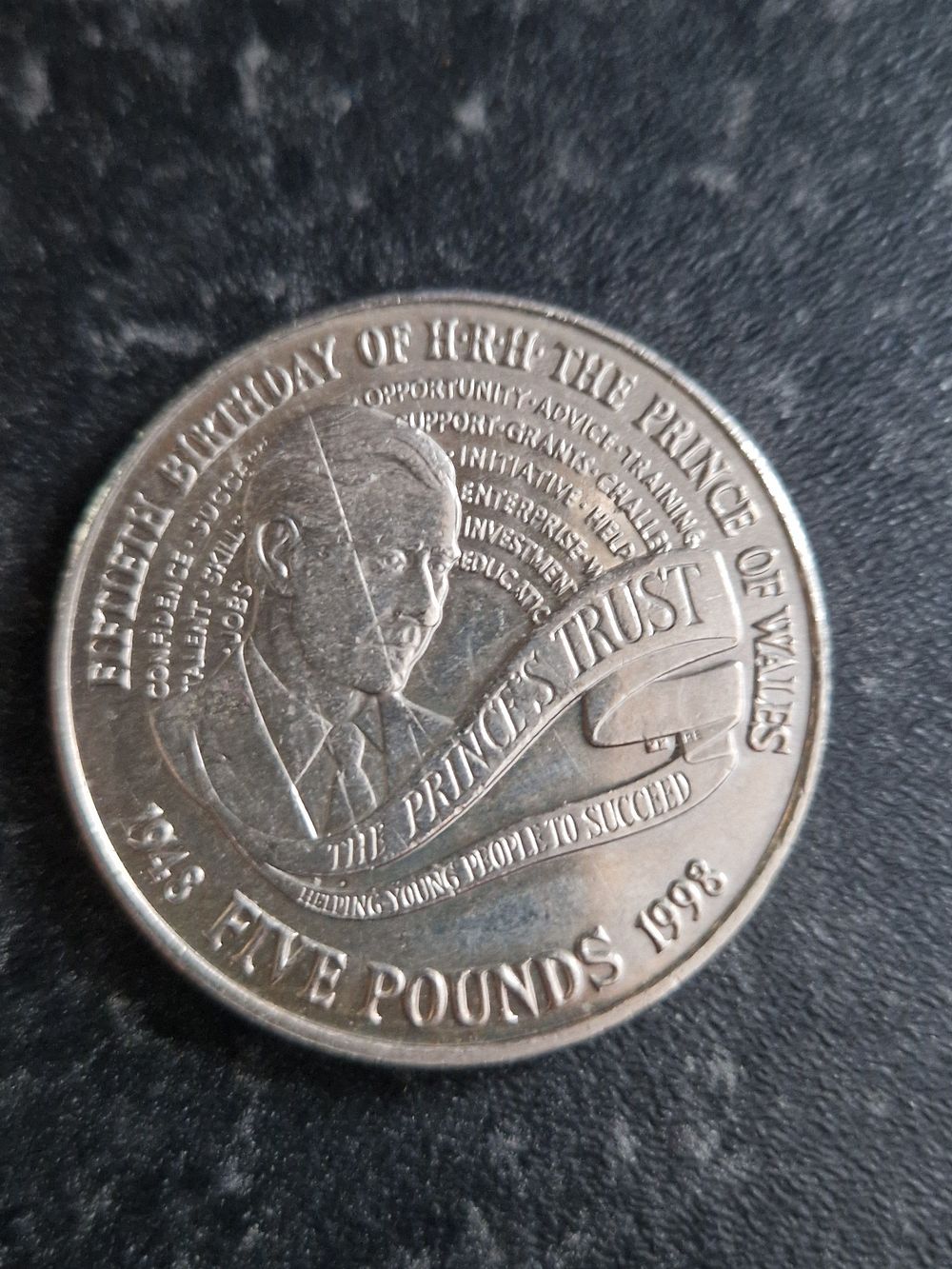 Lot 224: Five pound coin