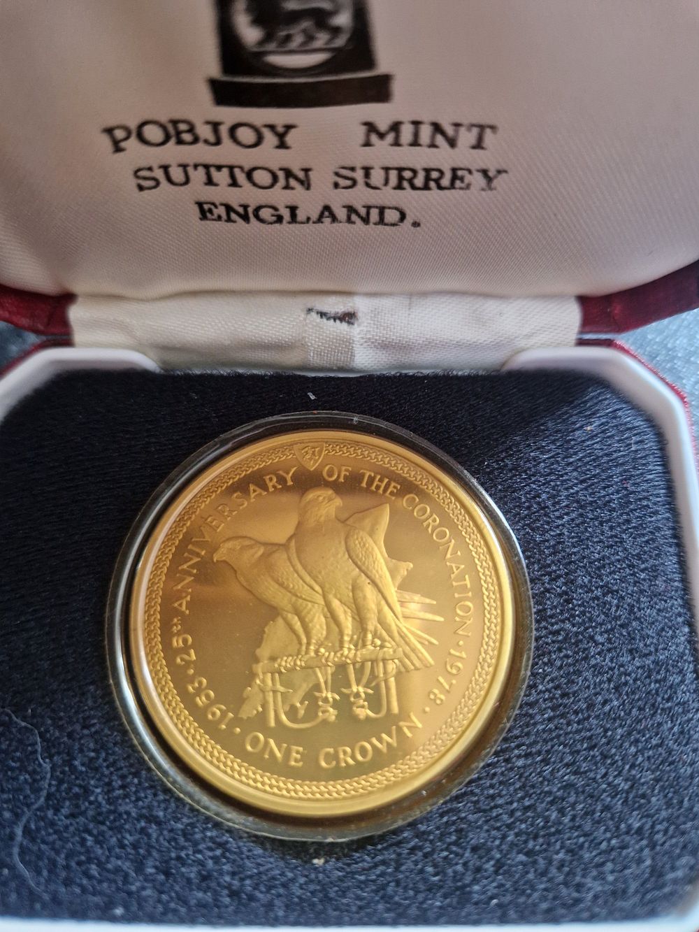 Lot 245: Queen Elisabeth 11 1953 1979 sterling silver crown