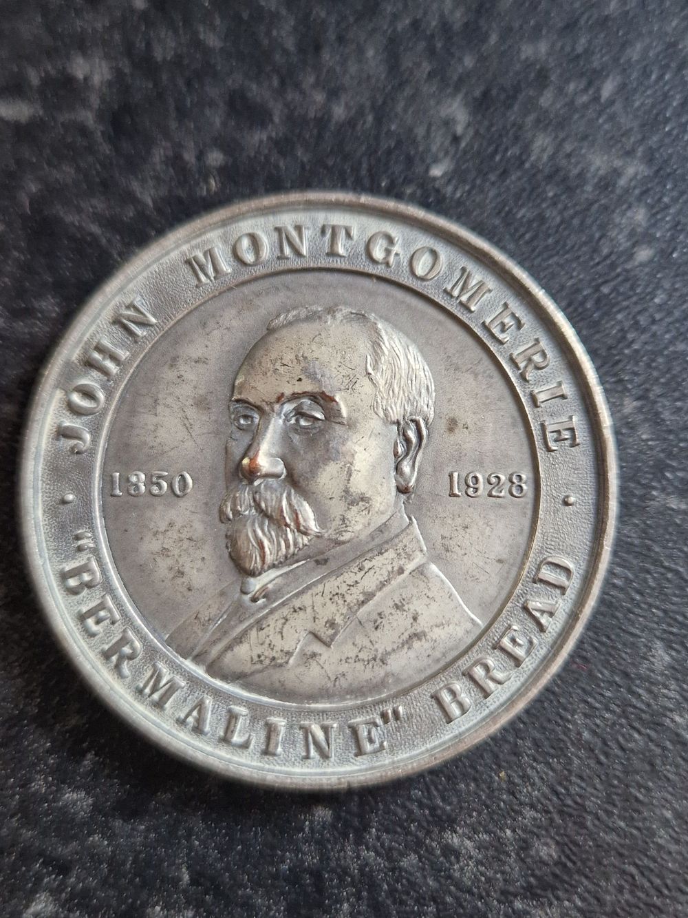 Lot 246: collectors coin