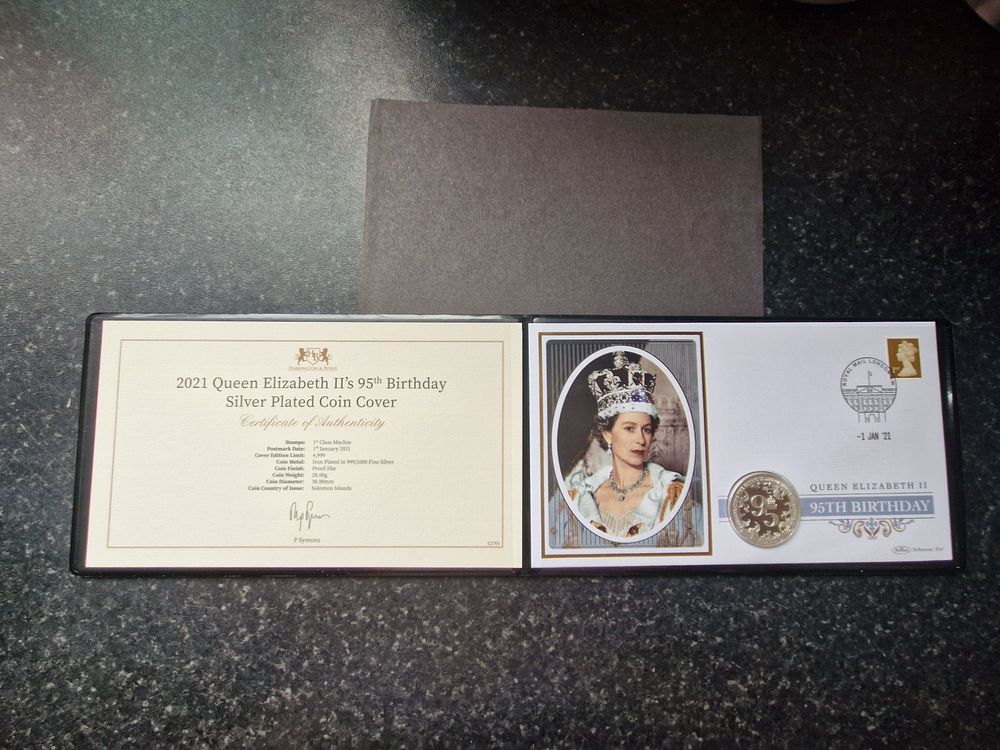 Lot 268: Queen Elisabeth first day cover and coin