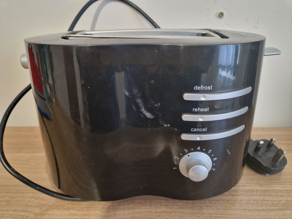 Lot 171: Black toaster