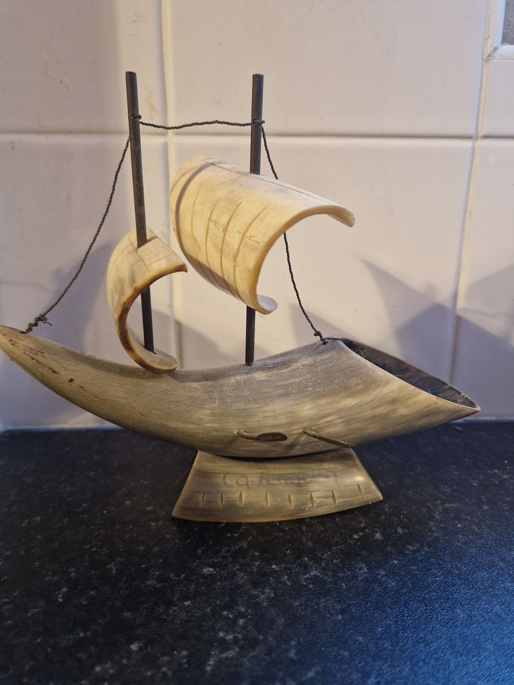 Lot 187: Small ship ornament