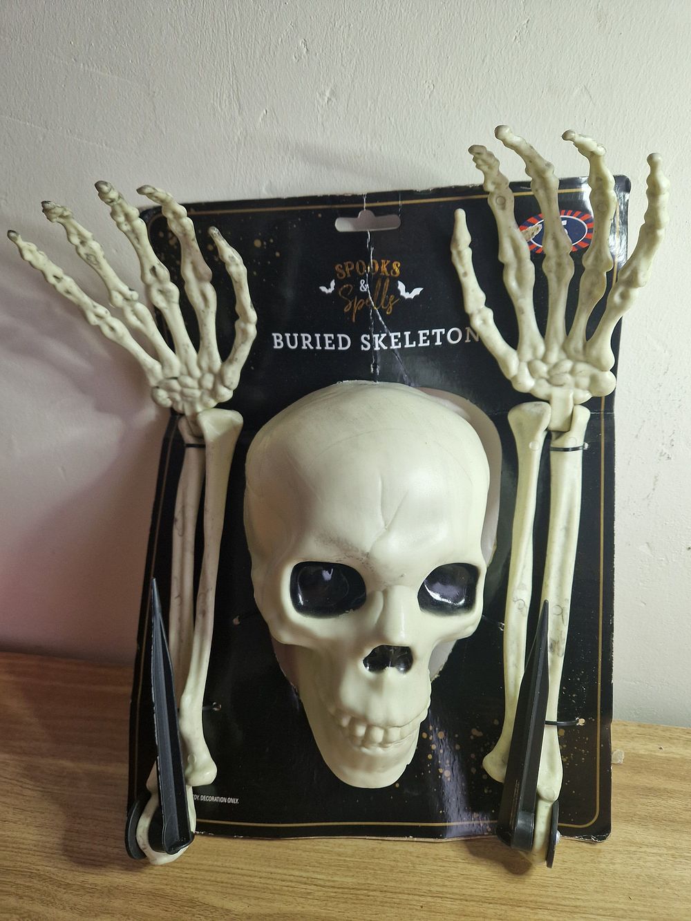 Lot 190: Halloween skeleton