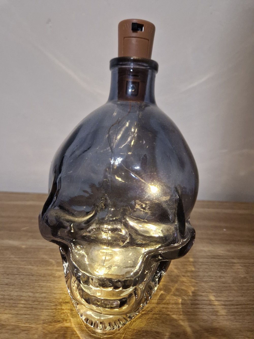 Lot 213: glass skull
