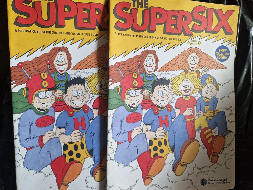 Lot 262: Vintage super six magazine x 2