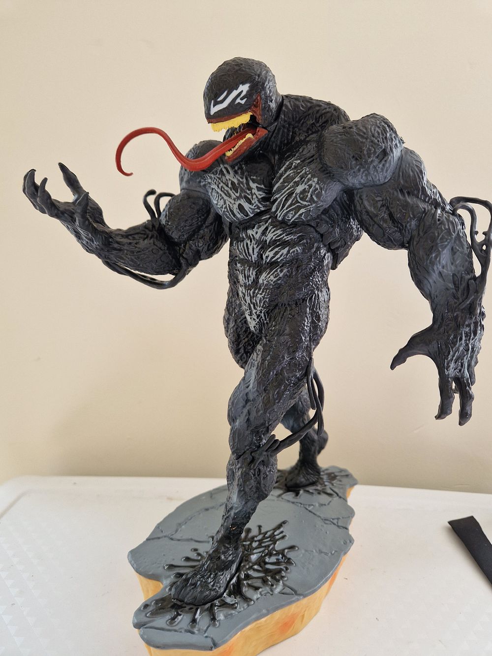 Lot 278: Venom marvel statue
