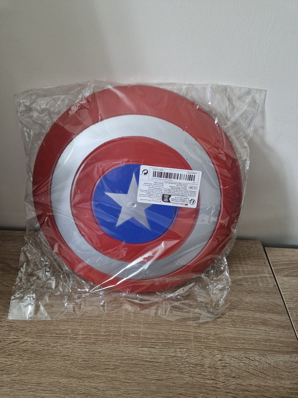 Lot 301: captain America shield