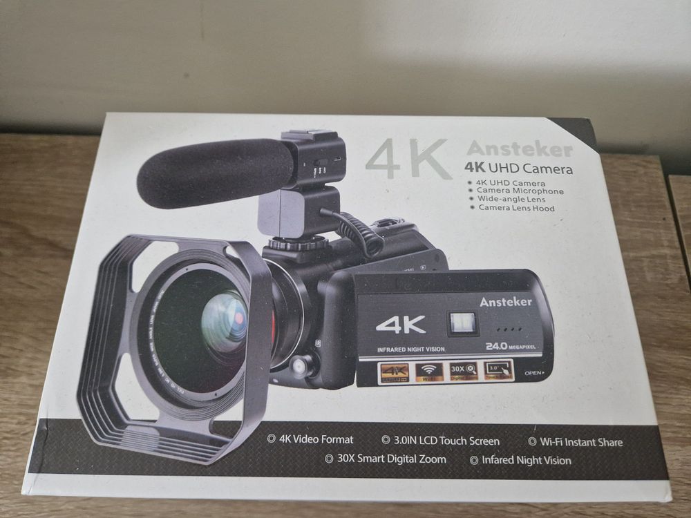 Lot 310: 4k Ansteker UHD camera