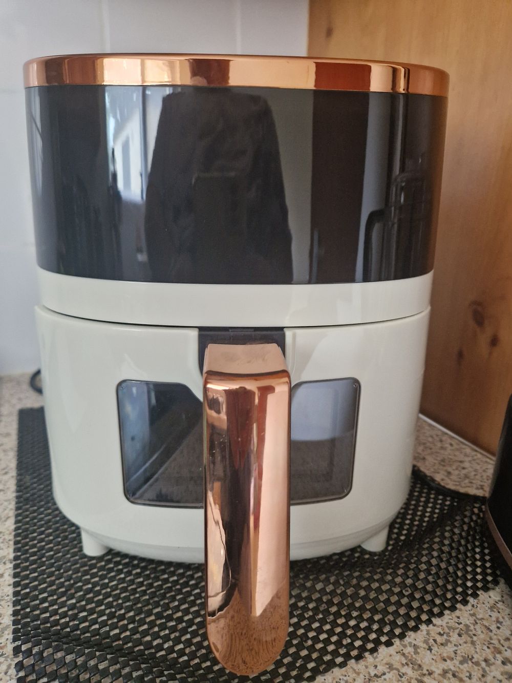Lot 313: Air fryer