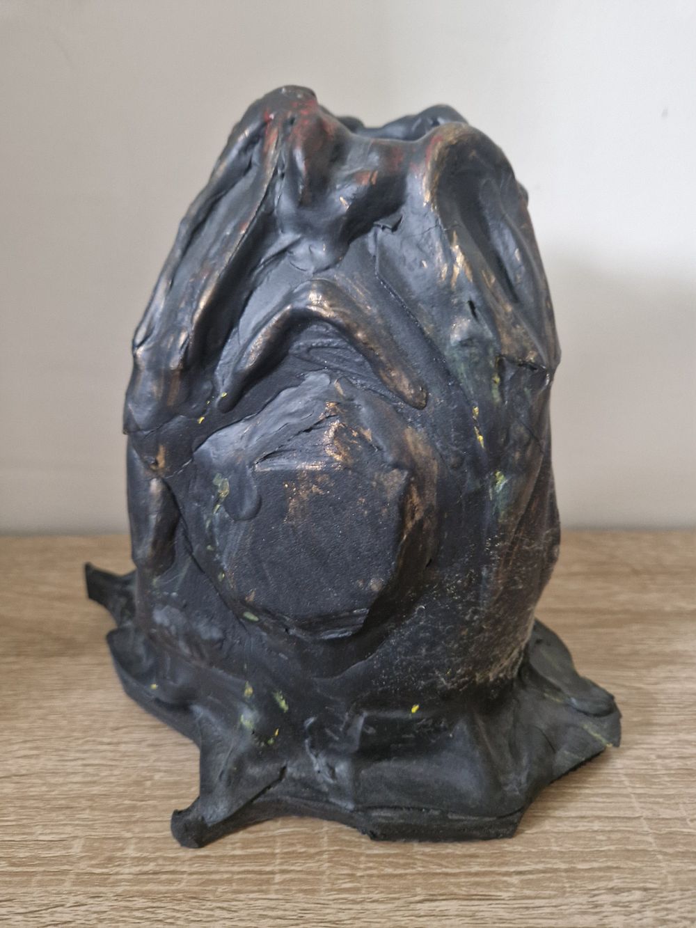 Lot 317: Aliens egg movie prop