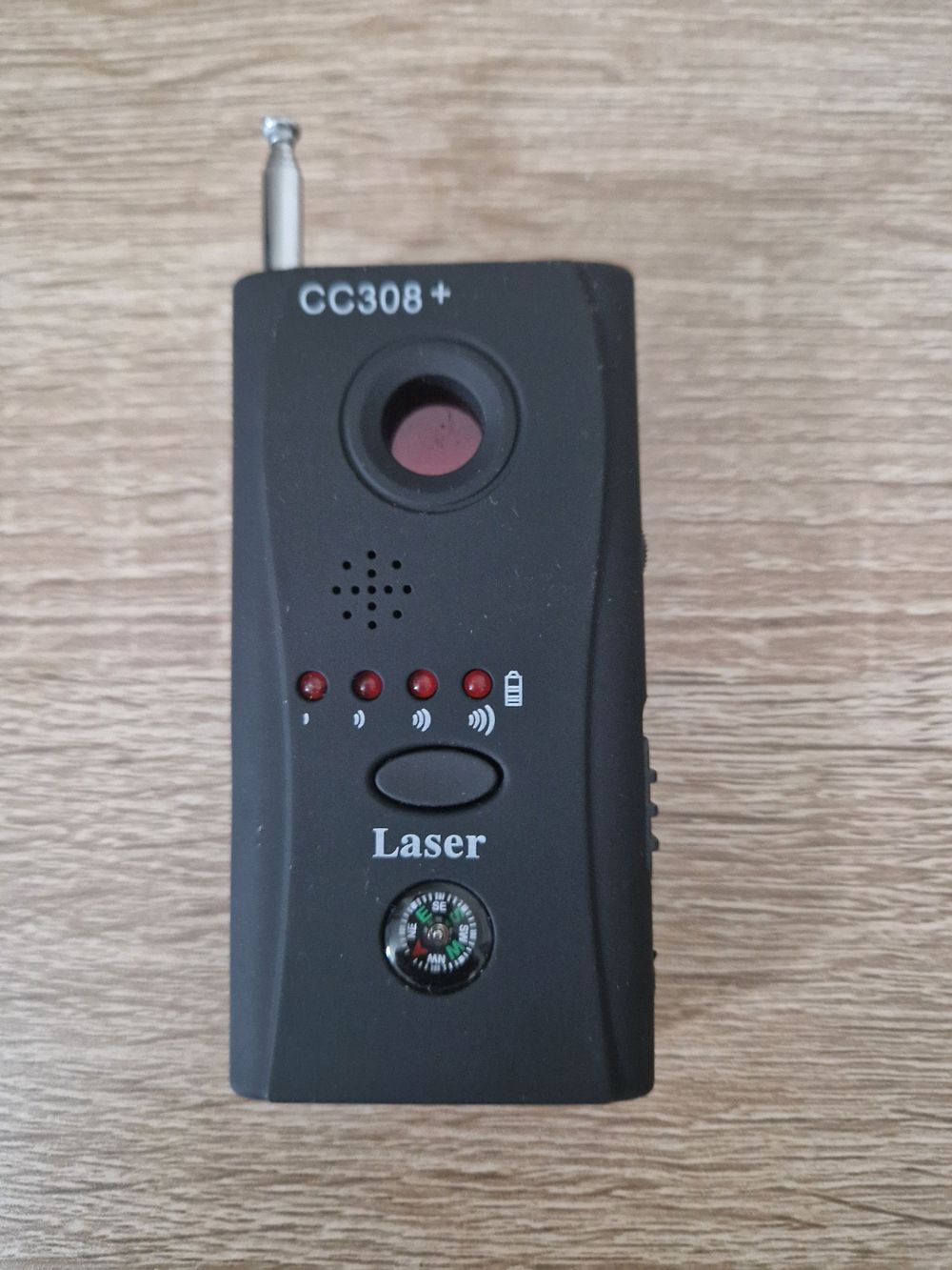 Lot 321: bug detector
