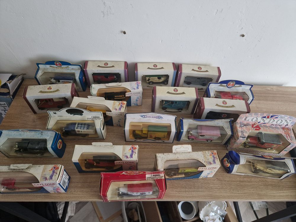 joblot of model cars 20 in total