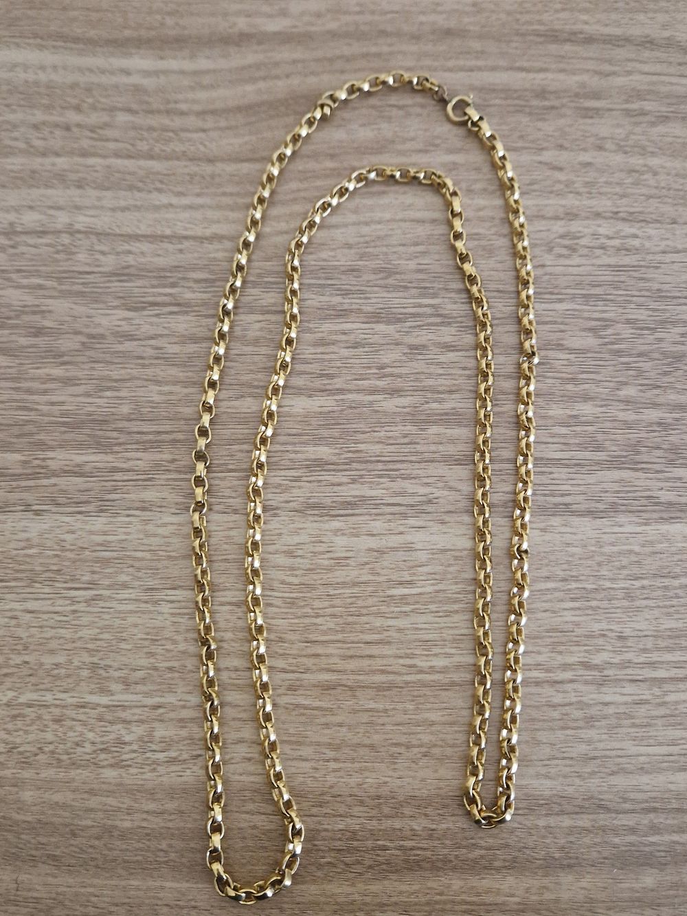 Lot 153: gold plated chain