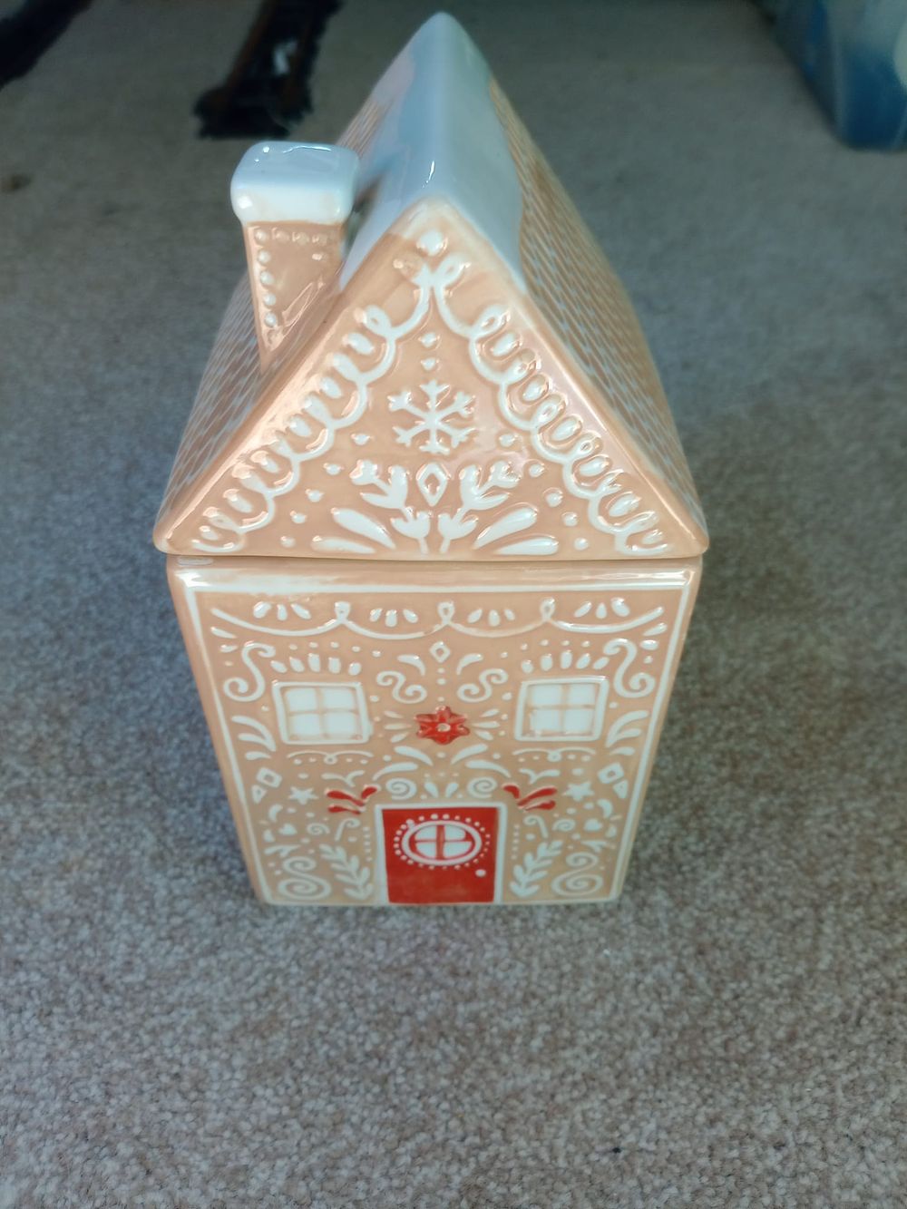 Lot 168: House biscuit container