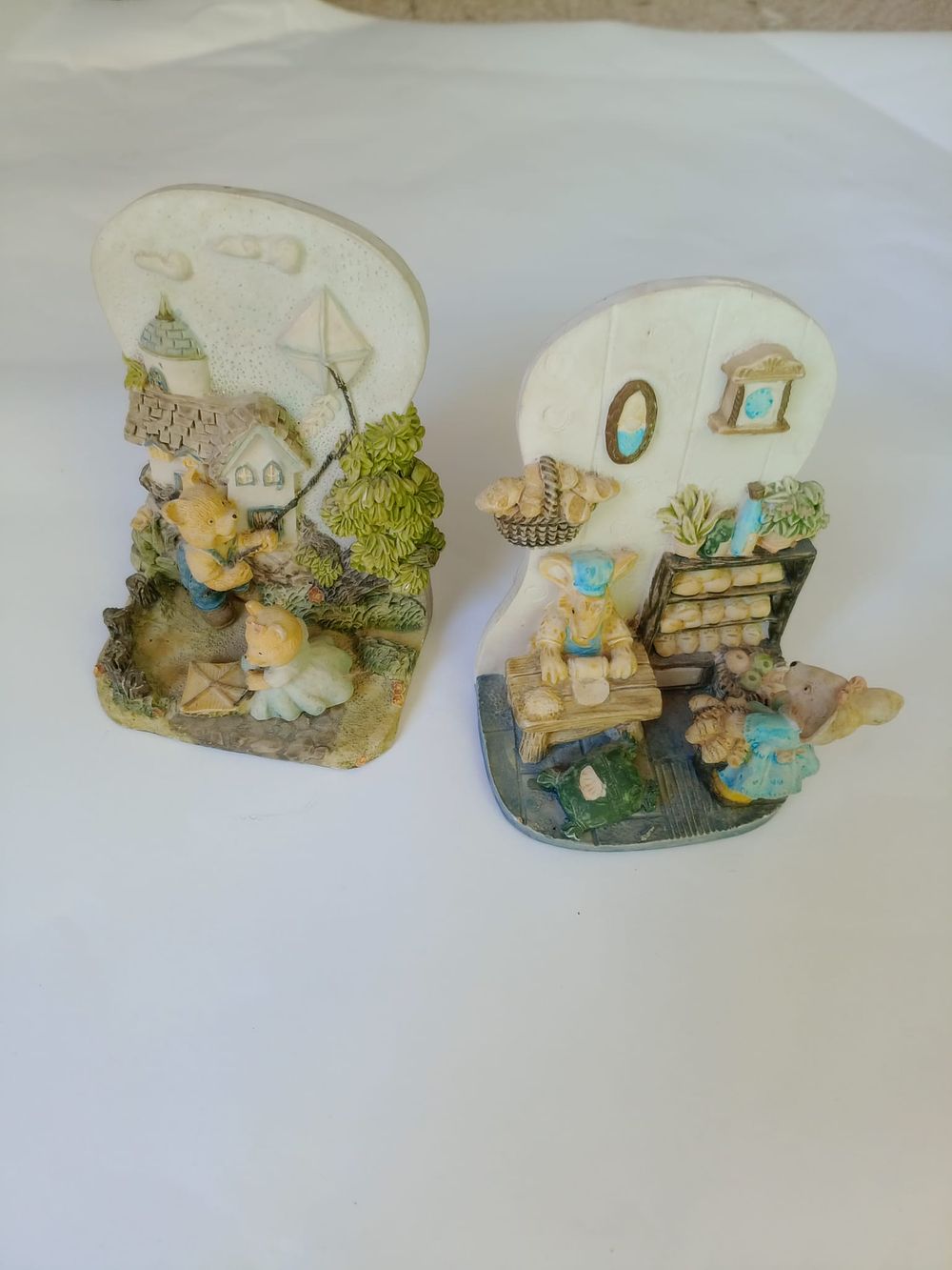 Lot 173: vintage book end
