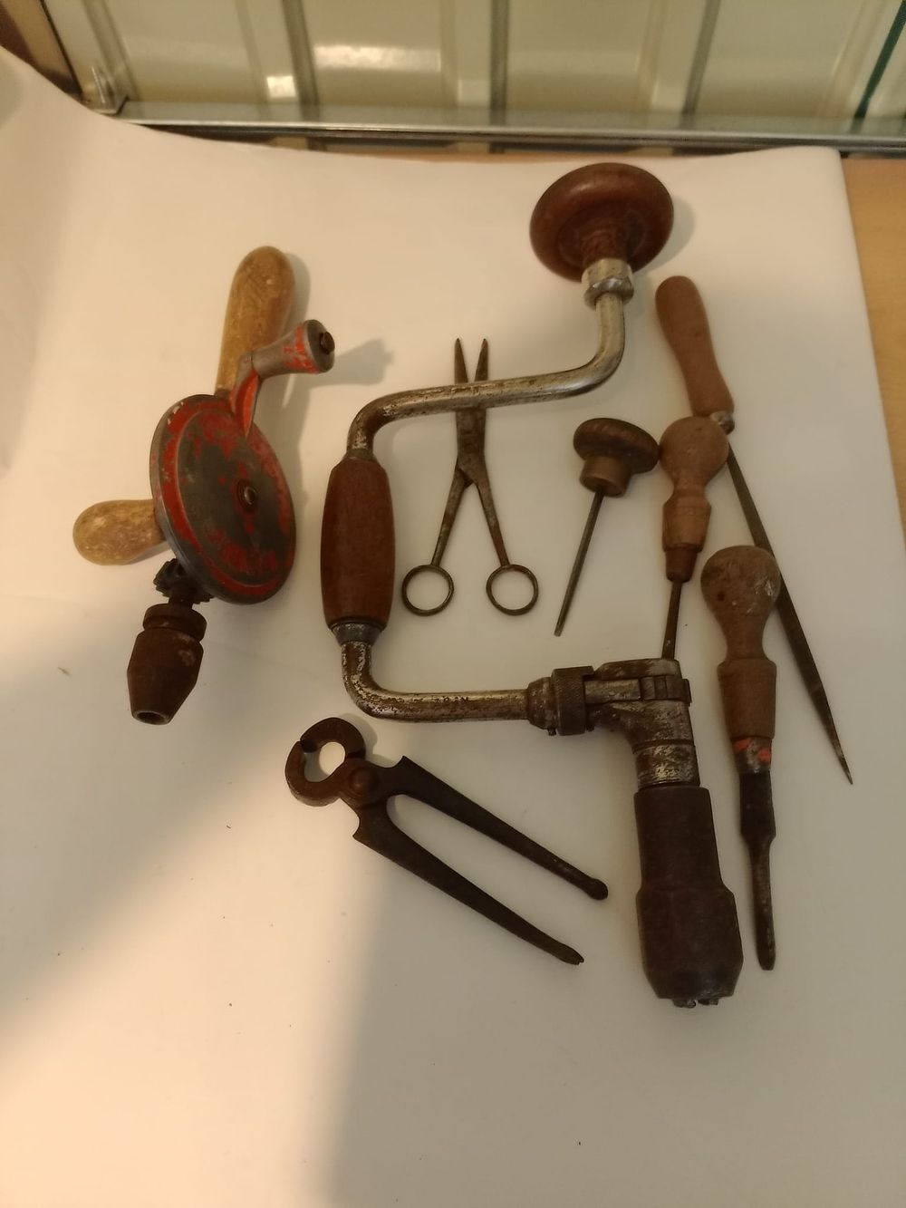 Lot 195: Job lot of tools