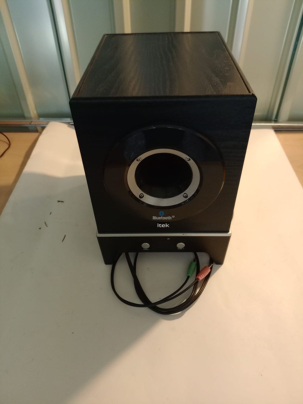 Lot 198: Itek blue tooth speaker
