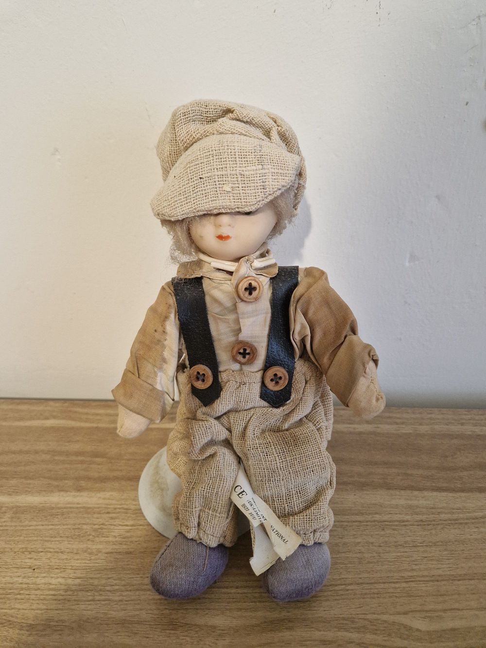 Lot 211: Vintage doll