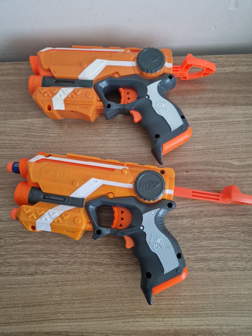 Lot 242: Nerf guns kids toy