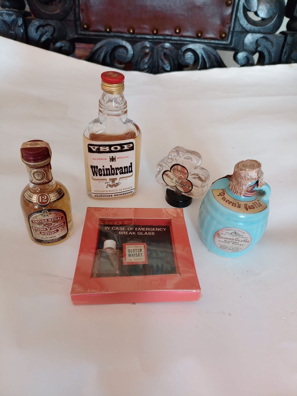 Lot 267: job lot of miniatures