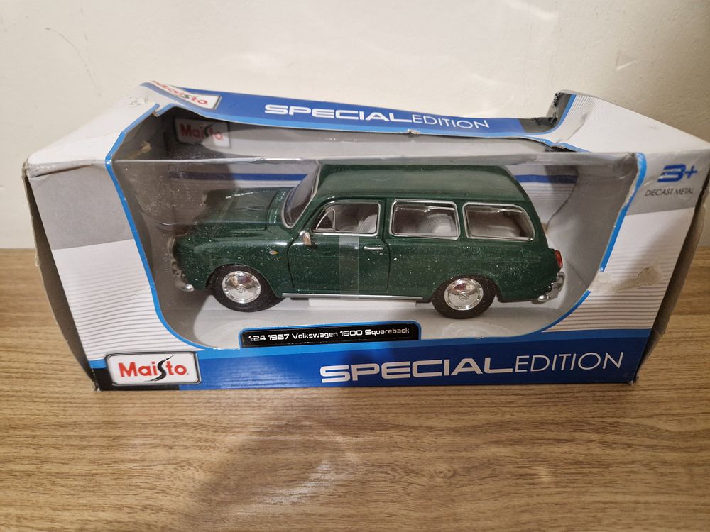 Lot 160: Limited edition model car