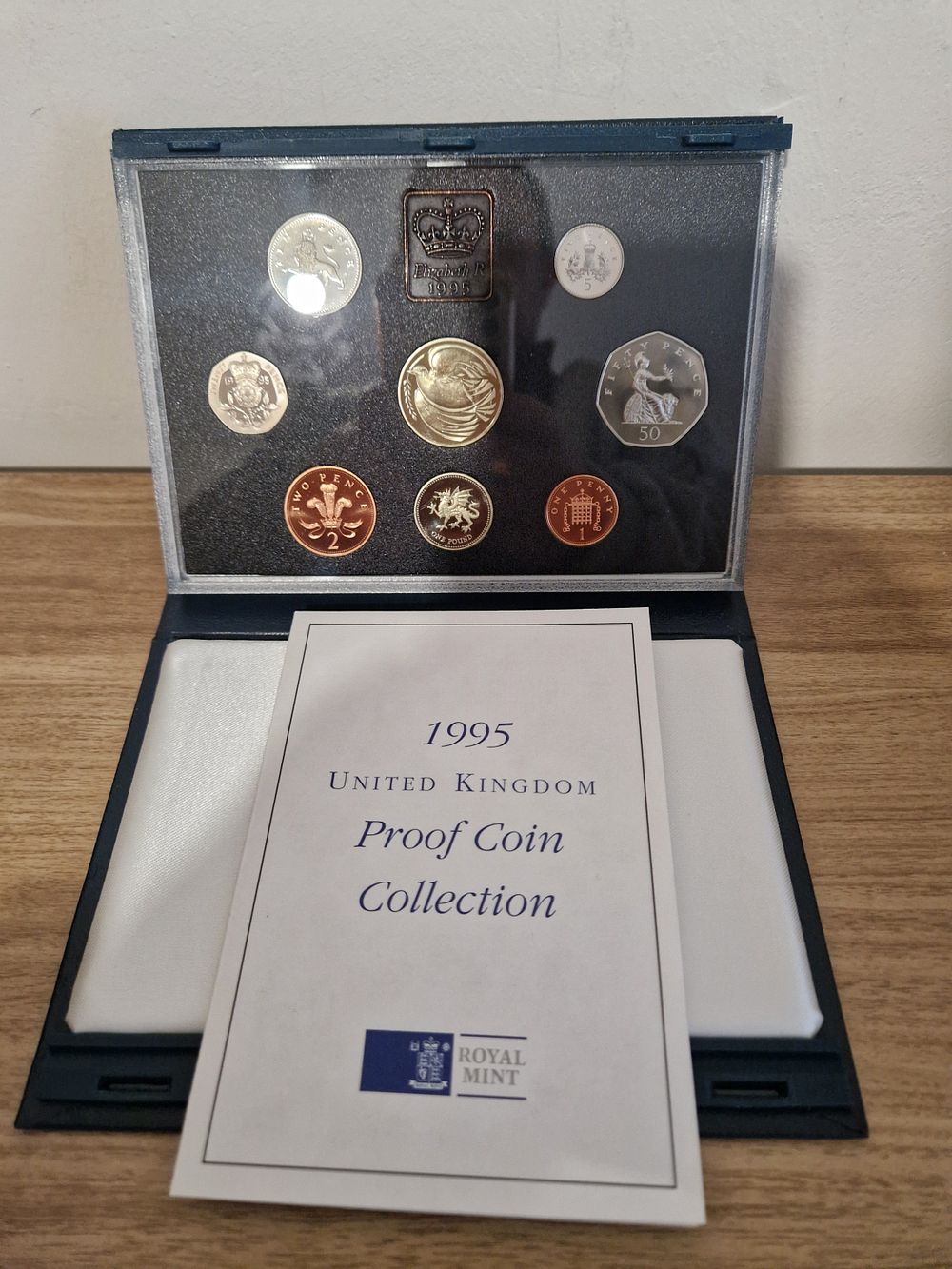 Lot 213: 1995 united kingdom proof coin collection