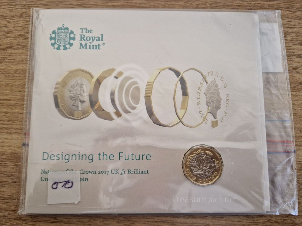 Lot 227: Royal mint coin