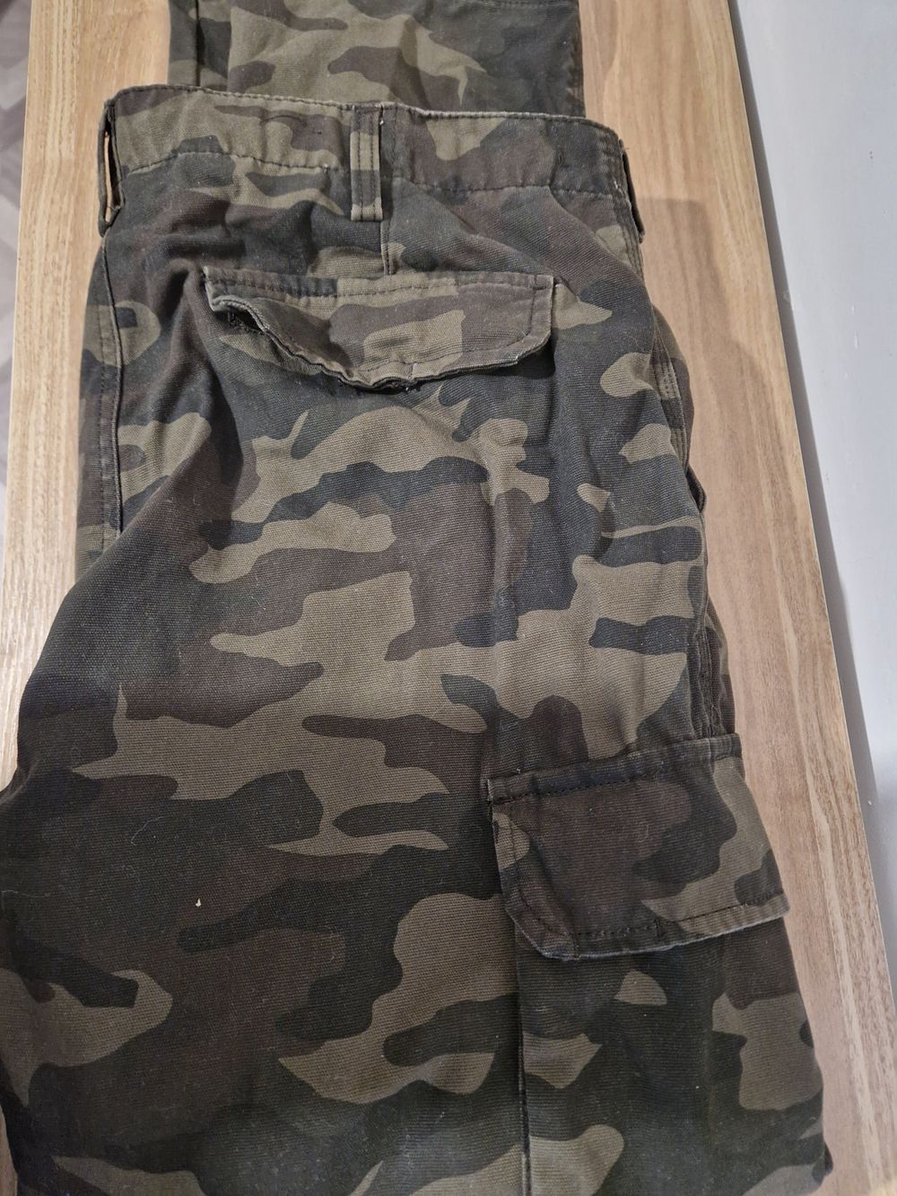 Lot 266: Combat pants