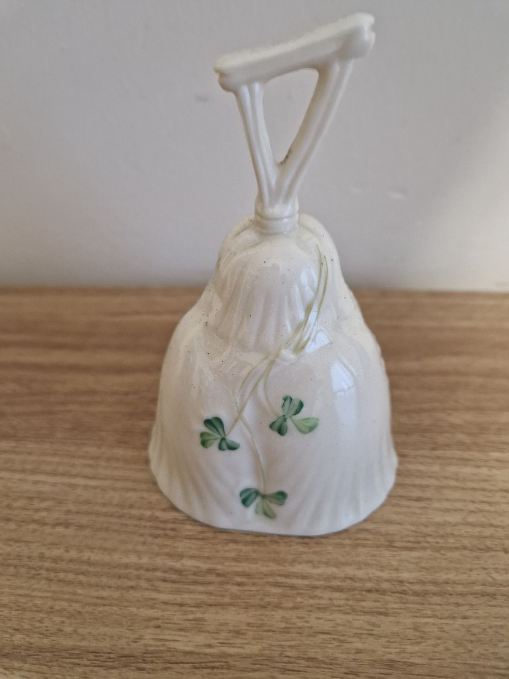 Lot 293: Belleek small bell