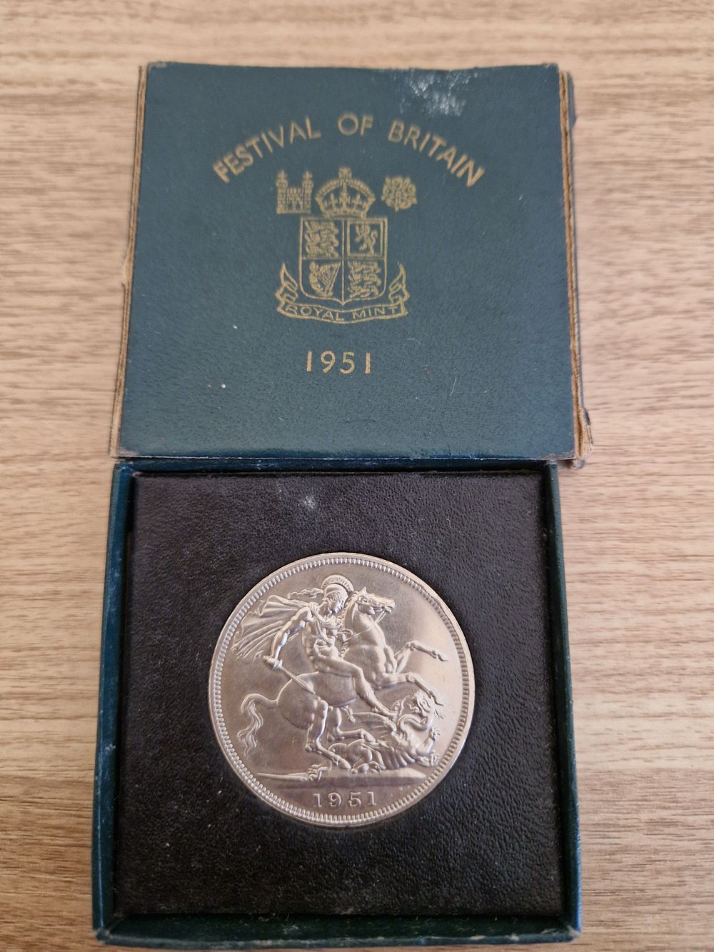 Lot 312: Festival of Britain collectors coin