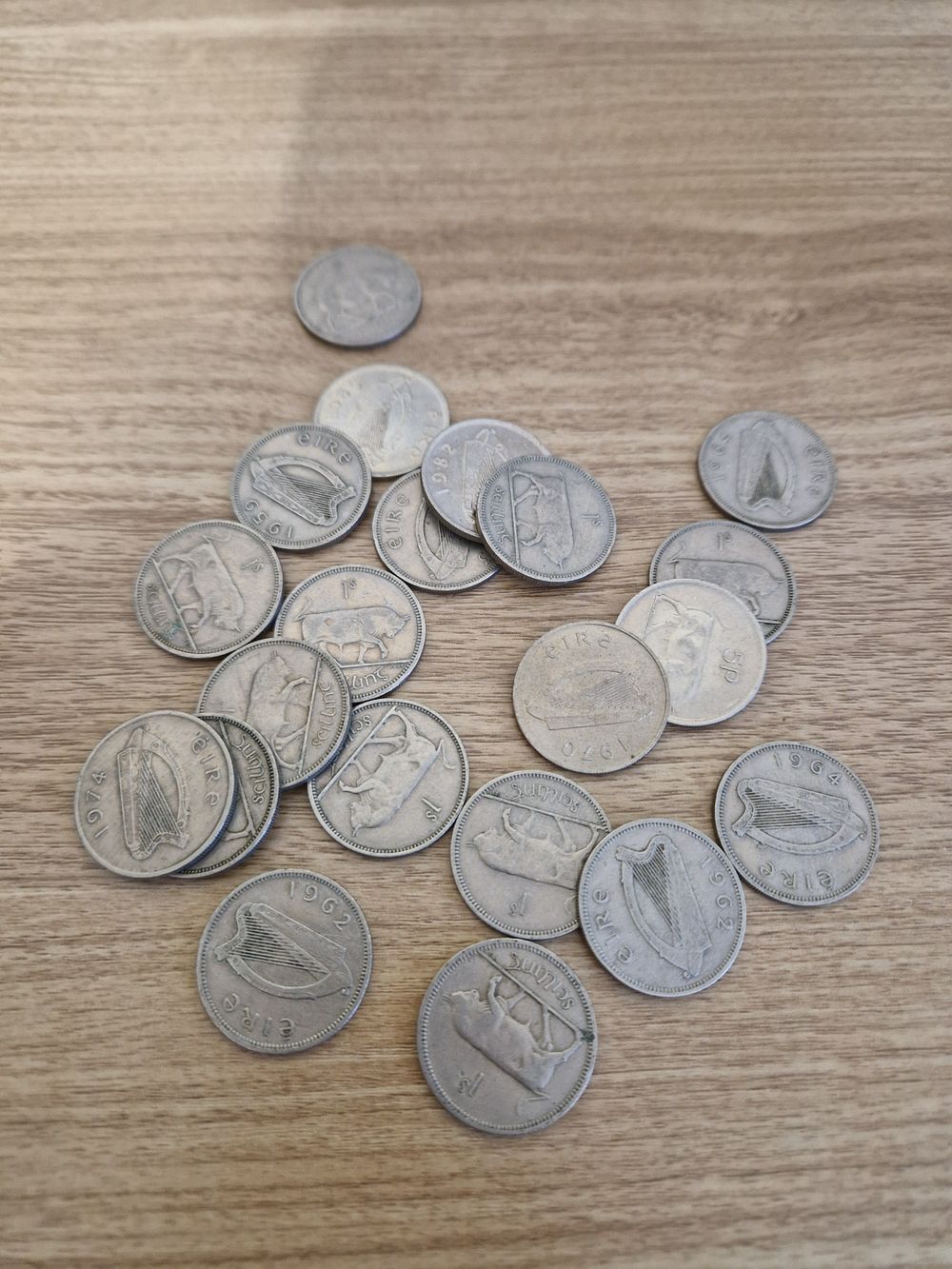 Lot 315: Job lot of coins