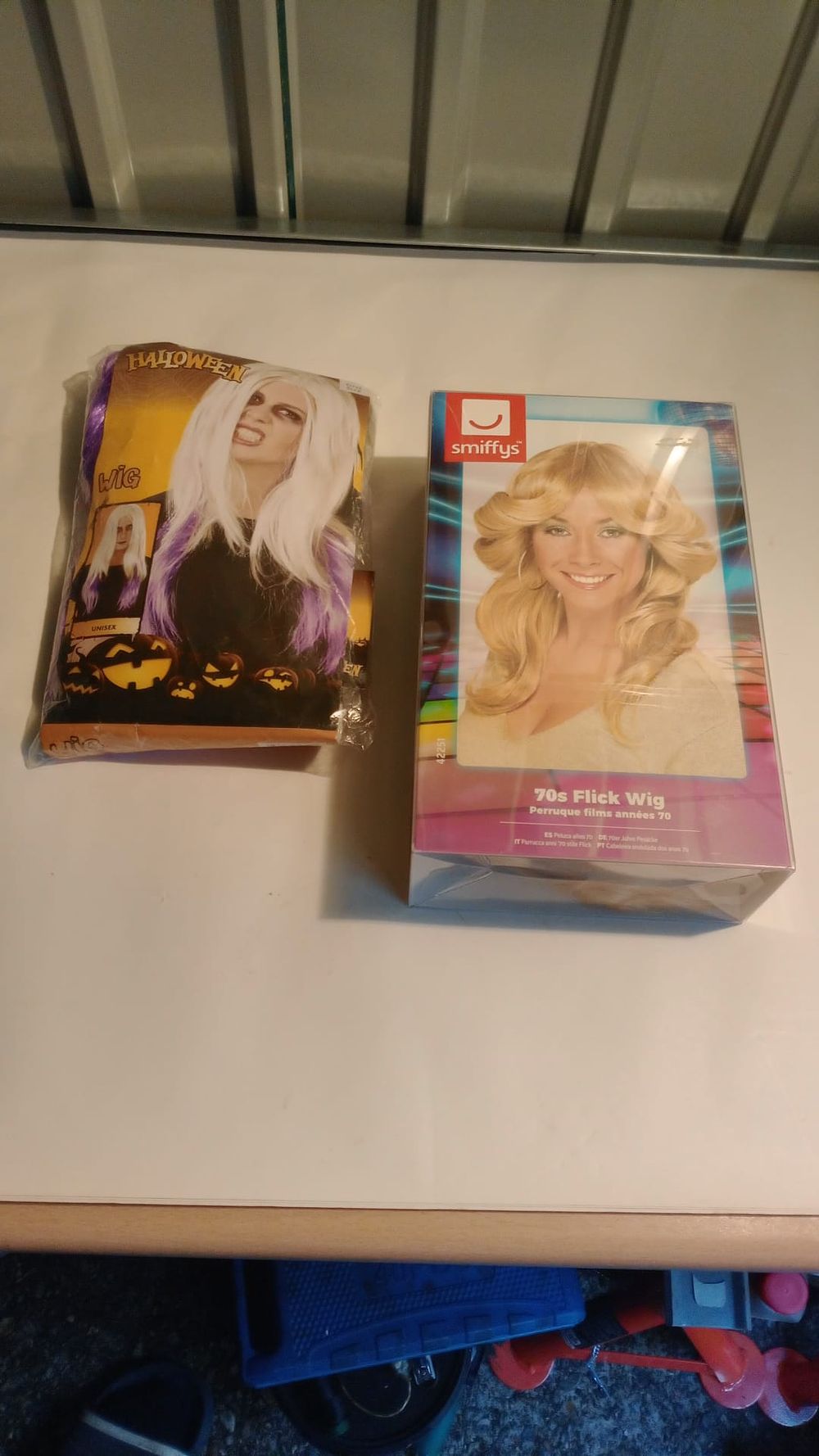 Lot 158: Halloween items