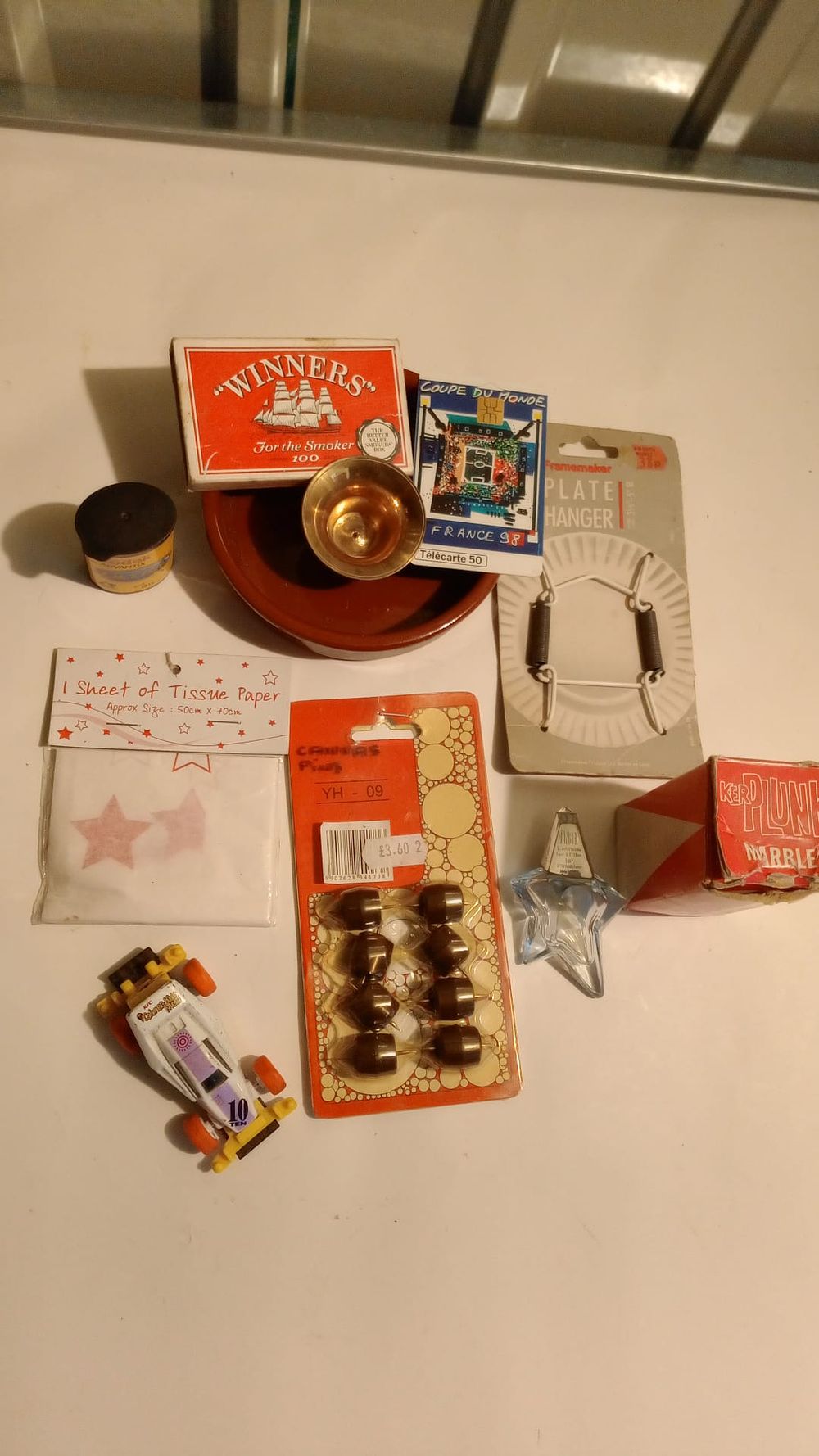 Lot 174: Mixed box of bits