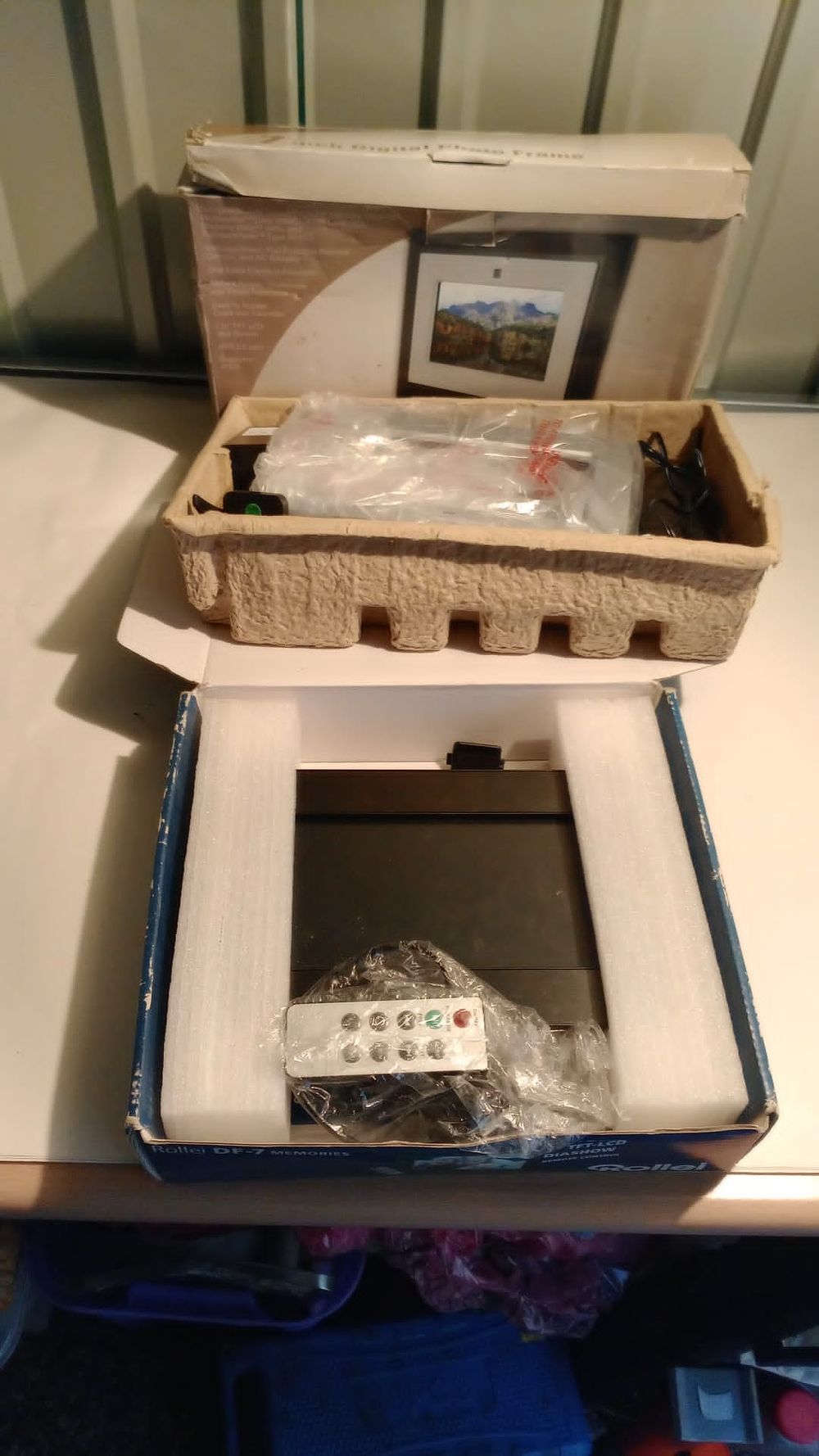 Lot 175: two digital photo frames