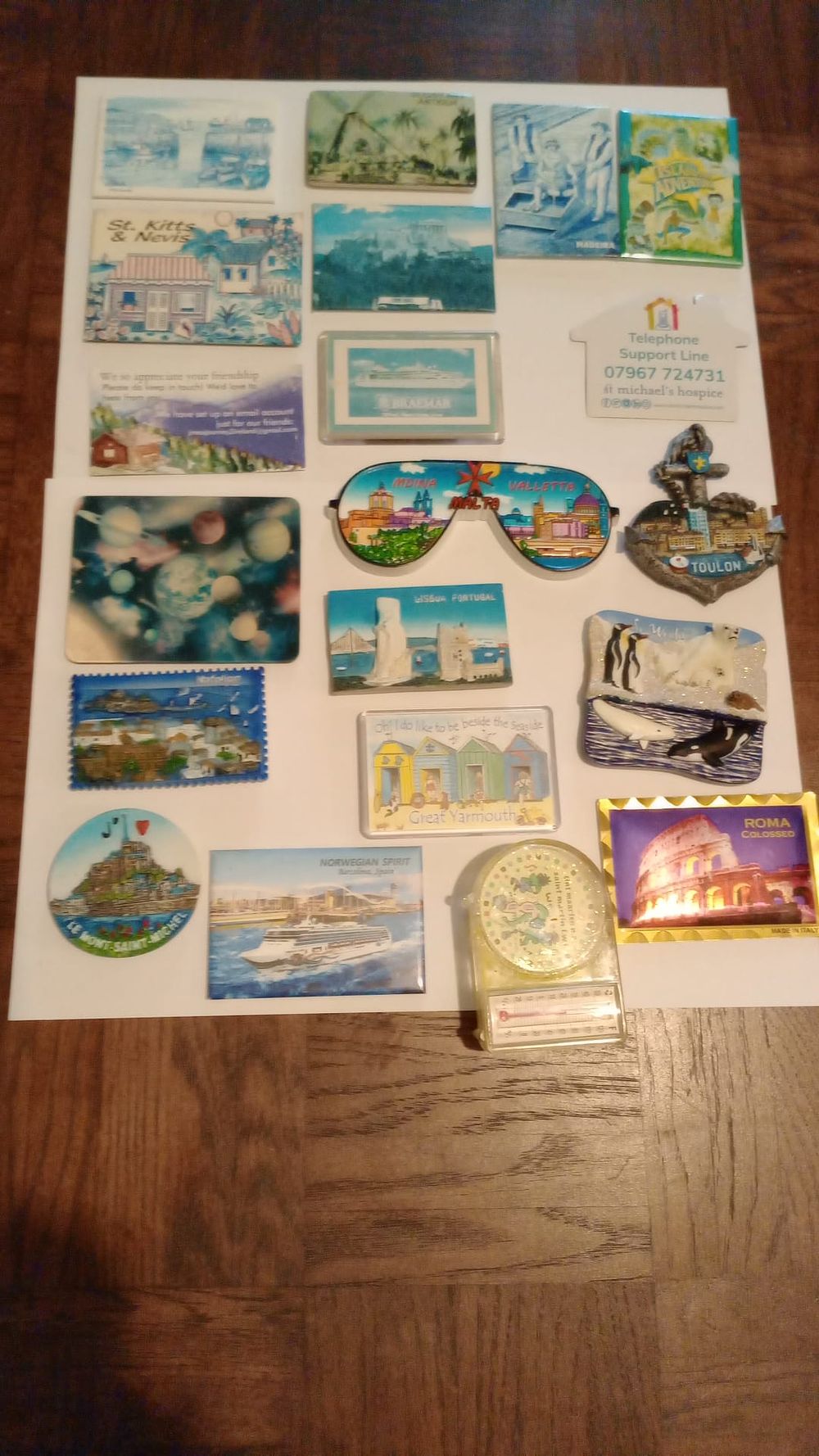 Lot 190: 20 fridge magnets