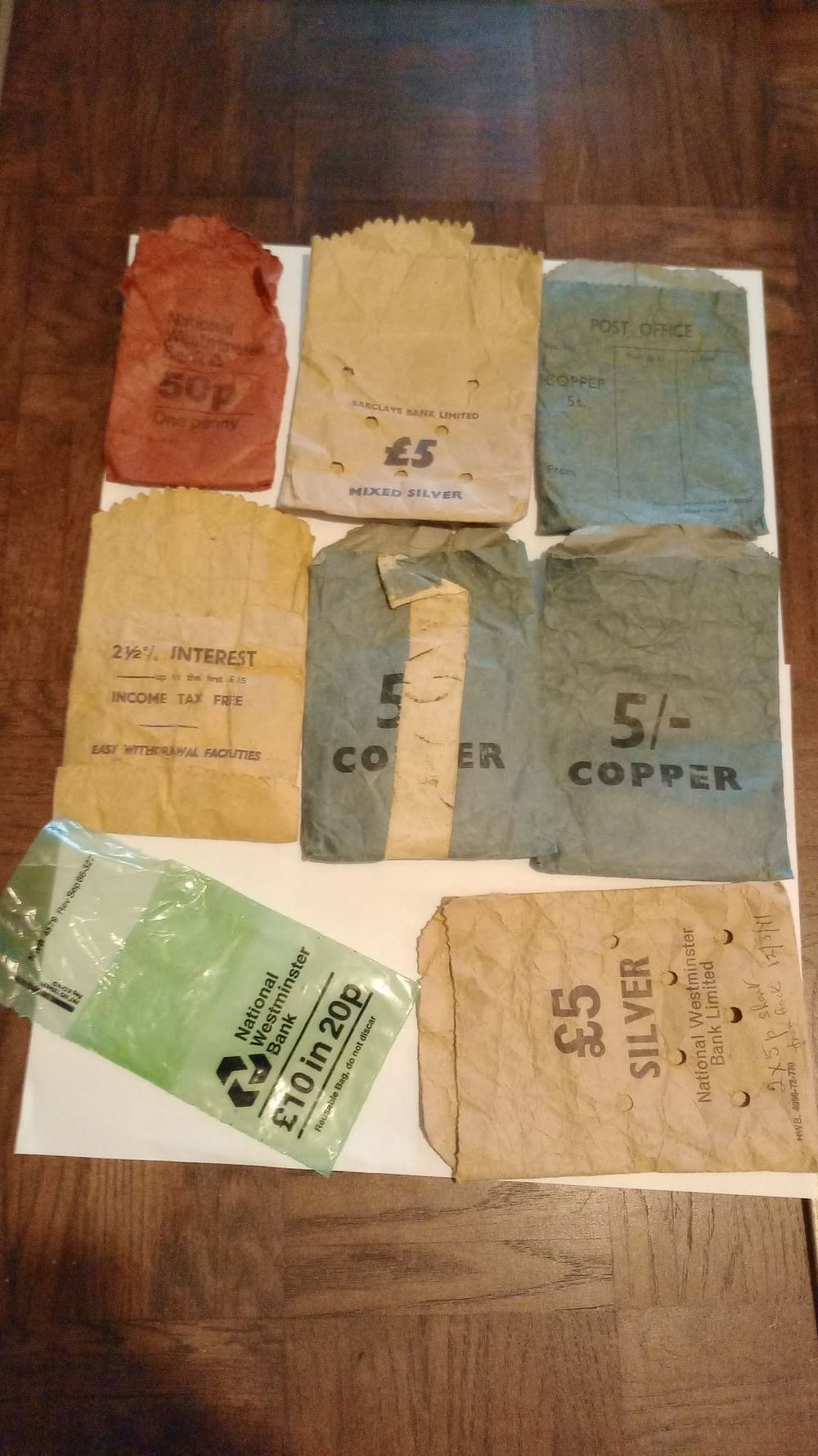 Lot 196: Vintage money bags