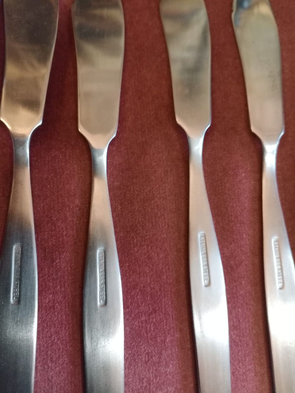 Lot 259: Fish knifes and folks