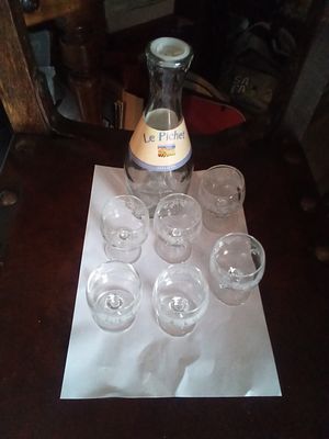 Armagh fair. 6 Small French wine glasses/sherry.with French wine caraffe. Carafe is 21 cm Tall. 
