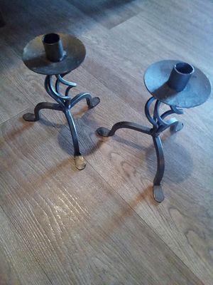 Armagh fair. Pair of wrought iron candle holders.
20 cm Tall.