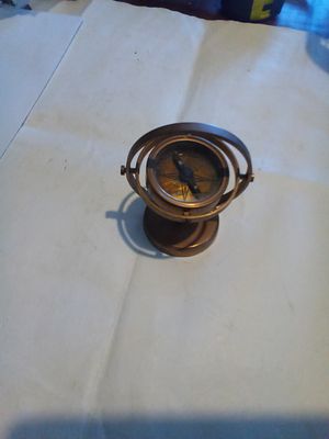 East Sussex. Brass compass. Vintage.10 cm H.