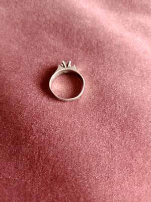 East Sussex. 9 CT gold vintage ring size O. With pink gem.