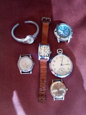 East Sussex. Manual mechanical watches vintage. Some are working.
