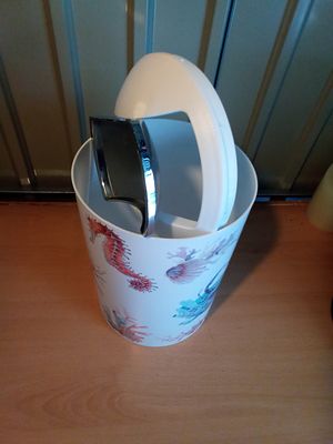 East Sussex. Bathroom waste paper bin clean.
No damage.