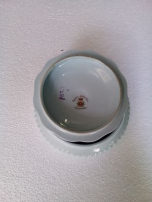 East Sussex. Vintage unused powder puff stamped with name made in england no damage.