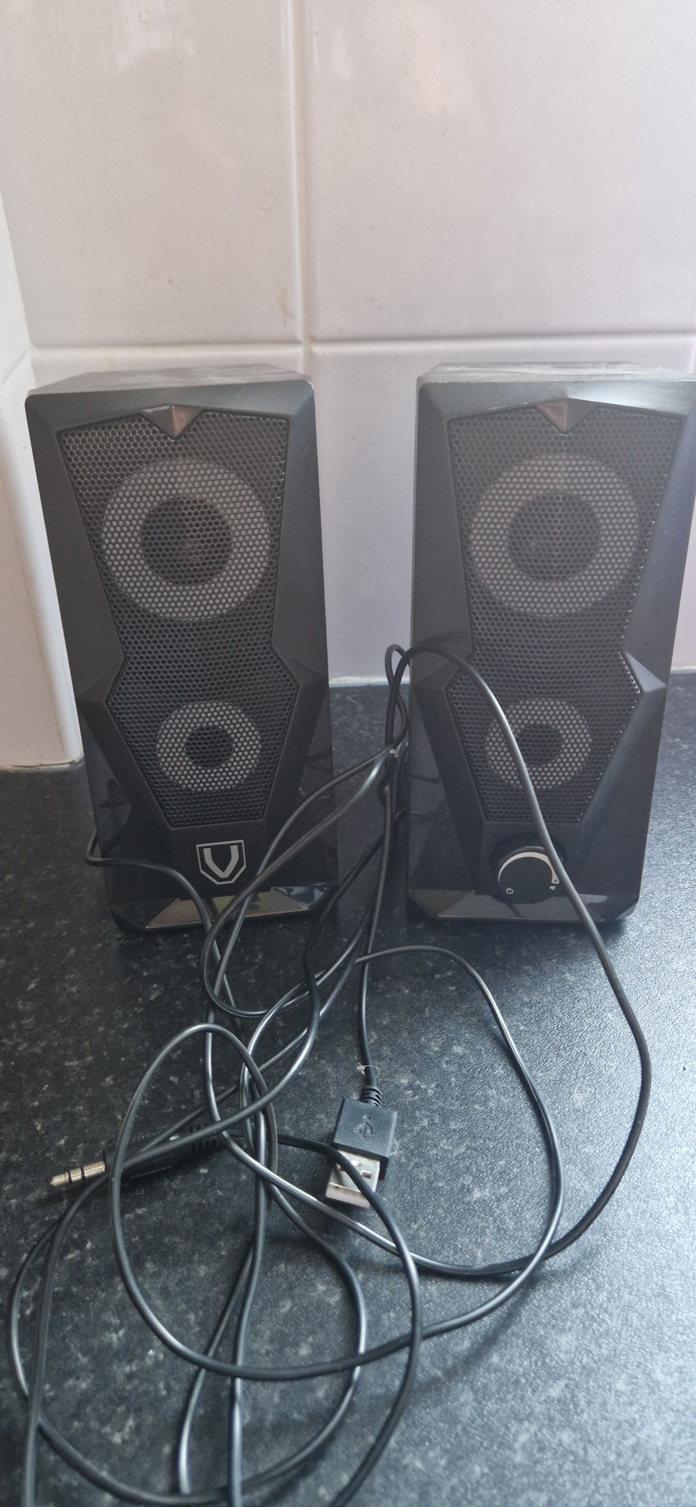 PC desk speakers