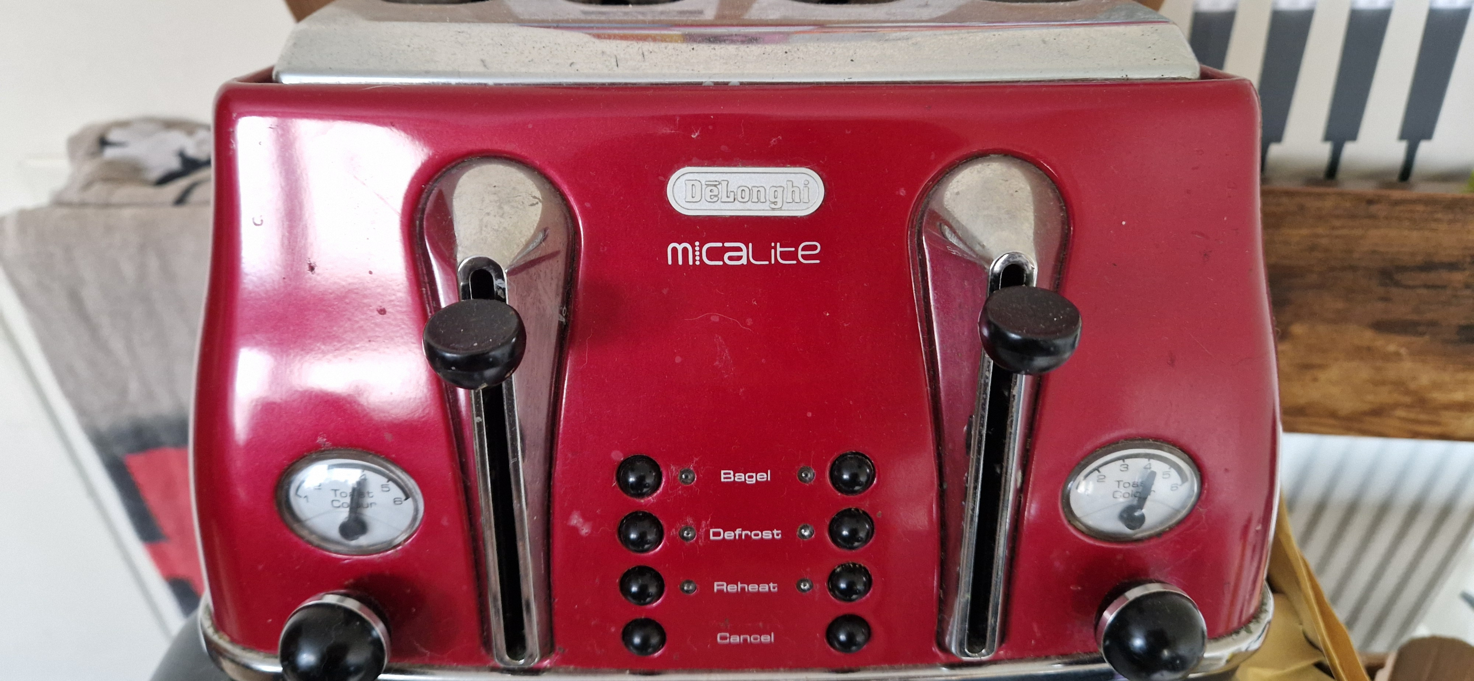 Four slice toaster