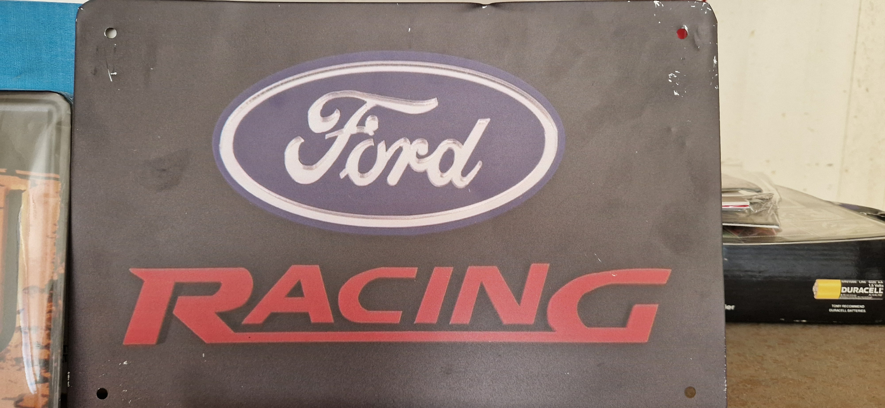 Tin sign